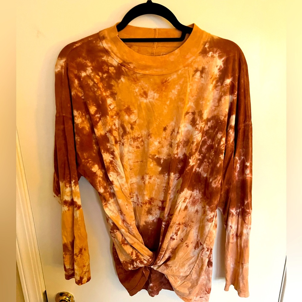 Free People Tie-Die oversized T-shirt. Excellent Condition, comfortable. Large